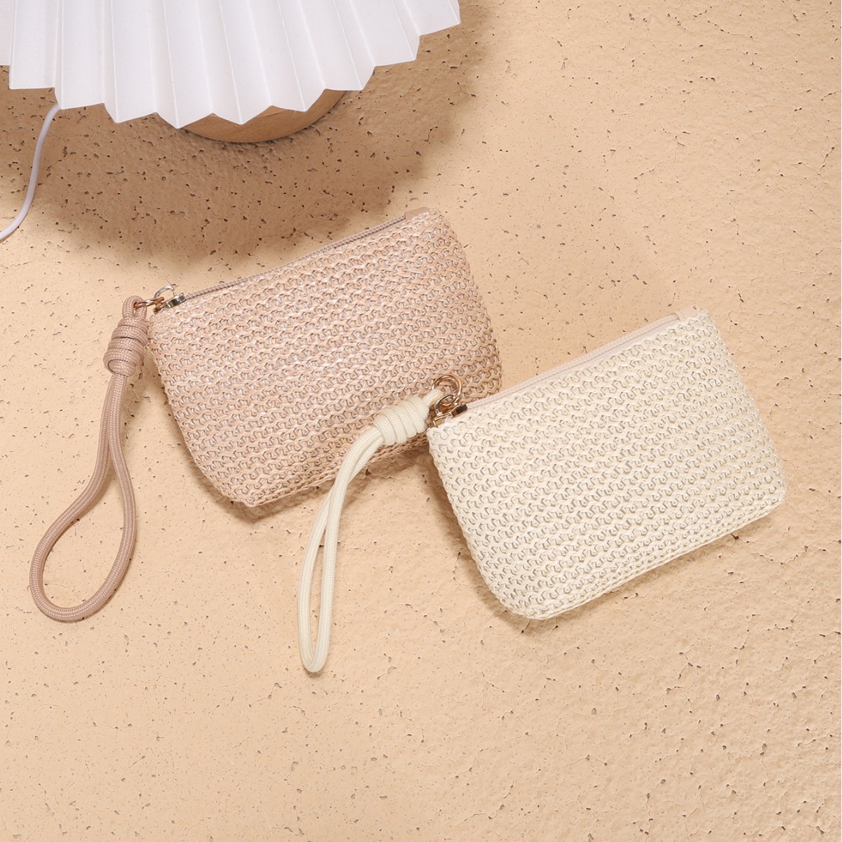 Wallet, coin purse, card case, handbag, straw-woven small bag, shoulder bag, storage bag, coin, ID card case, lady's small bag Application Scenario