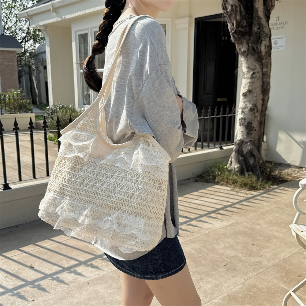 5332 New Spring and Summer casual vacation, ethereal lace mesh underarm large capacity single-shoulder bag, crossbody bag for women Application Scenario