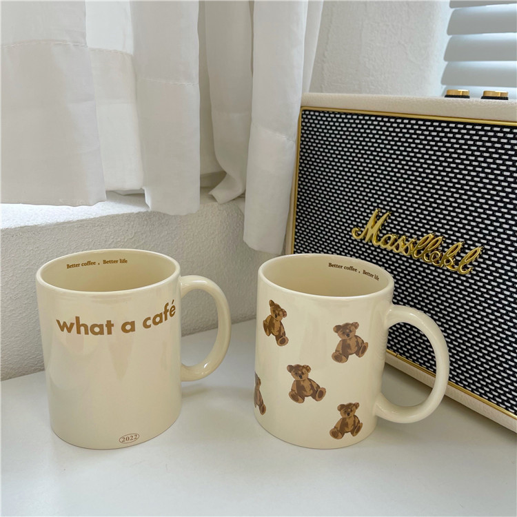 Original homemade cream-colored retro bear mugs, large-capacity ceramic cups, milk breakfast cups, couple water cups full figure