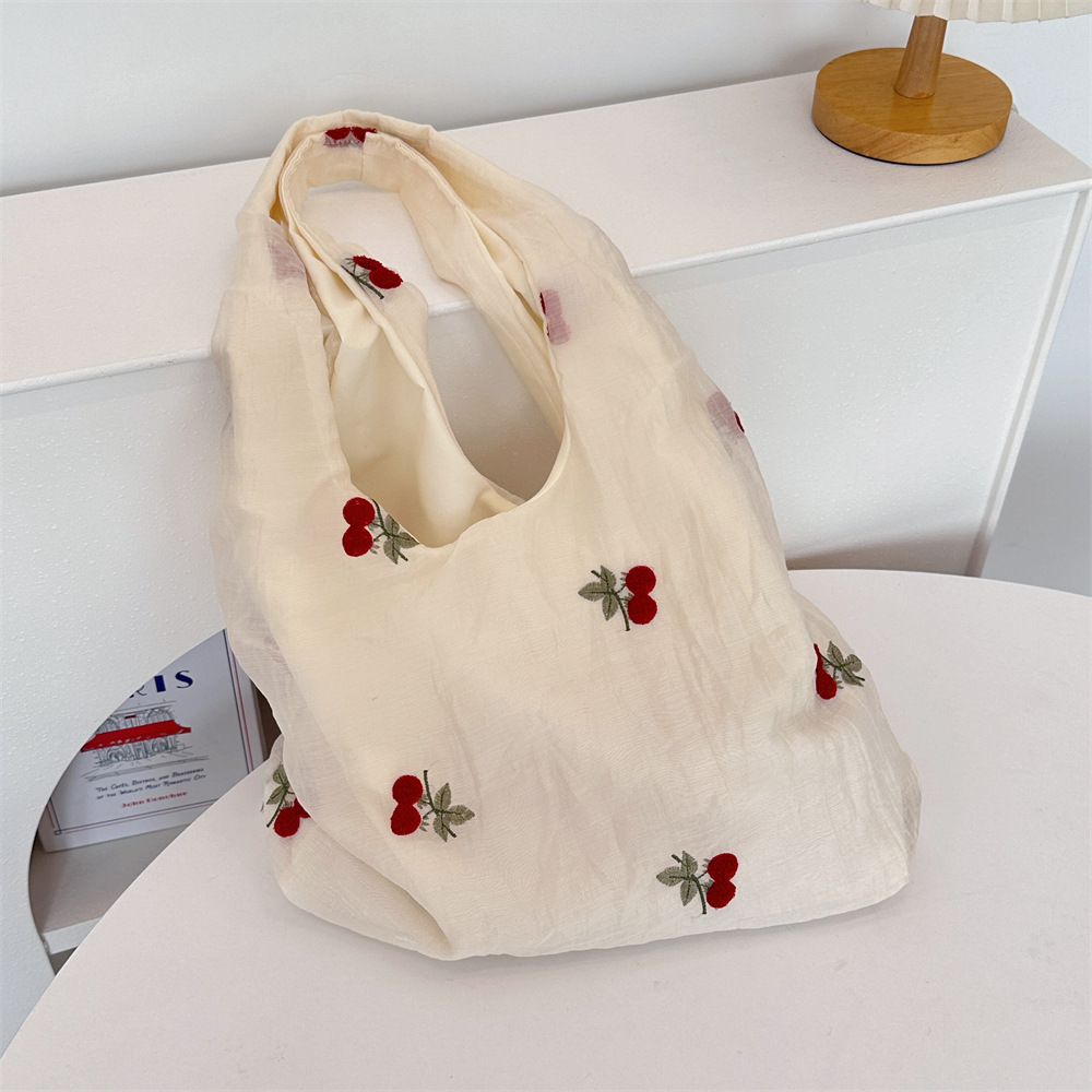 47241 ins chiffon embroidered cherry large-capacity student single-shoulder bag, women's underarm bag, commuting to work canvas bag Application Scenario