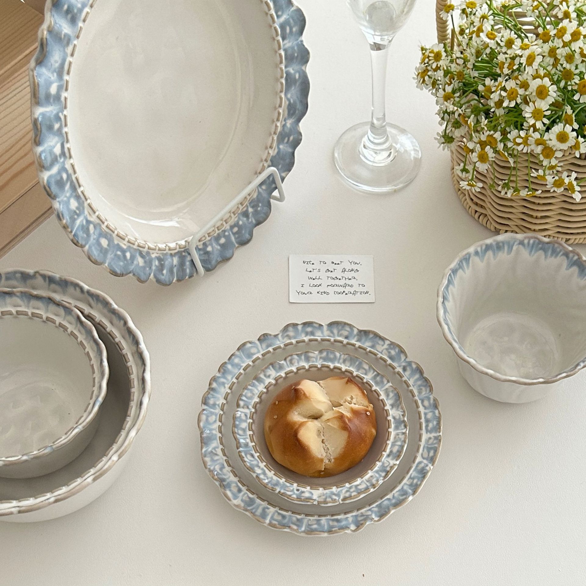 High-quality appearance level tableware, bowl and plate sets, plates, high-end feel, home yogurt bowls, underglaze colored dinner plates, ceramic rice and noodle bowls Application Scenario