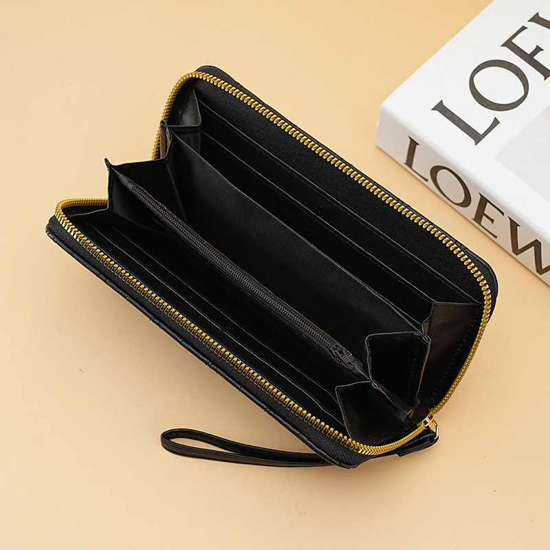 New small-style large-capacity ladies' storage wallet, European and American light luxury hand-held zipper cross-border wallet in stock Application Scenario