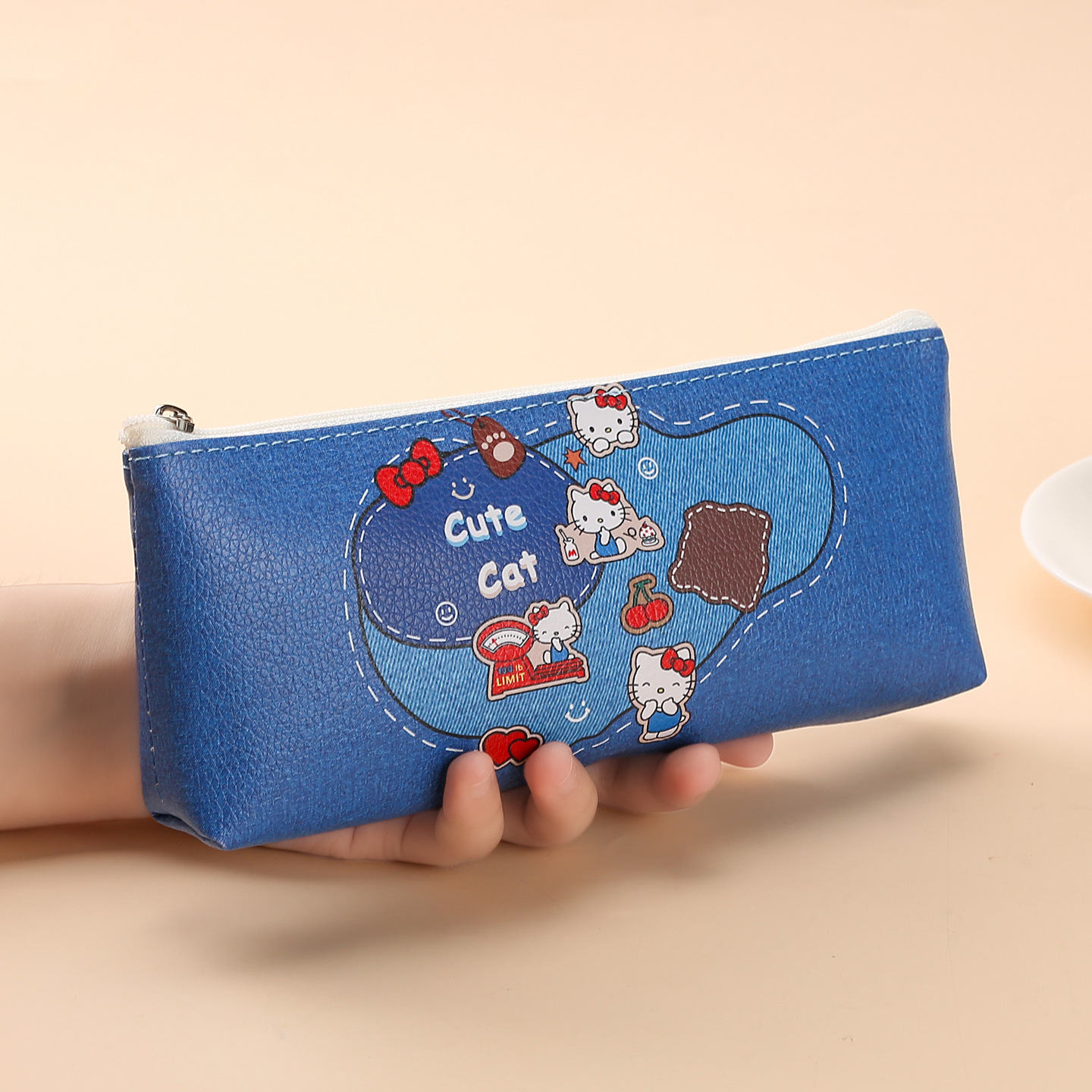Korean-style creative cartoon square PU pen case, cute animal stationery bag, storage bag, student pencil case, LOGO printing Application Scenario