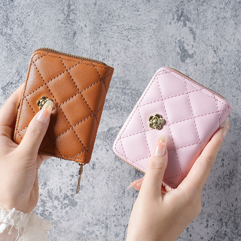 A new European and American light luxury fresh chanel-style women's wrist wallet card case with multiple slots for cross-border mobile phone cases for women Specification drawing