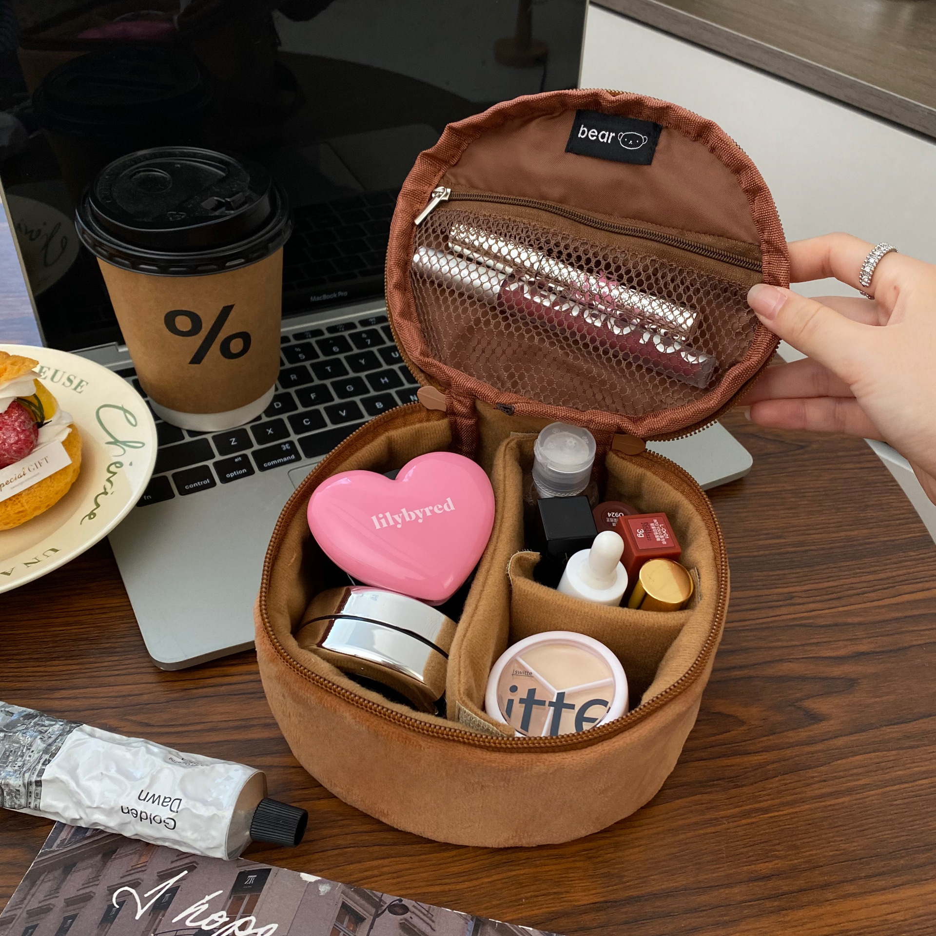 Japanese-style cute plush storage bag, a must-have for Instagram travel, large-capacity hand-held cosmetic bag, small miscellaneous bag storage bag Specification drawing