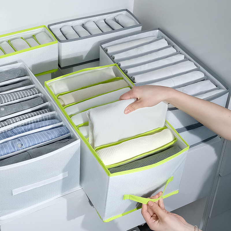 Household hand-held folding storage bags, wardrobe drawer-type compartment-type storage boxes, underwear, socks and organizing storage boxes Specification drawing