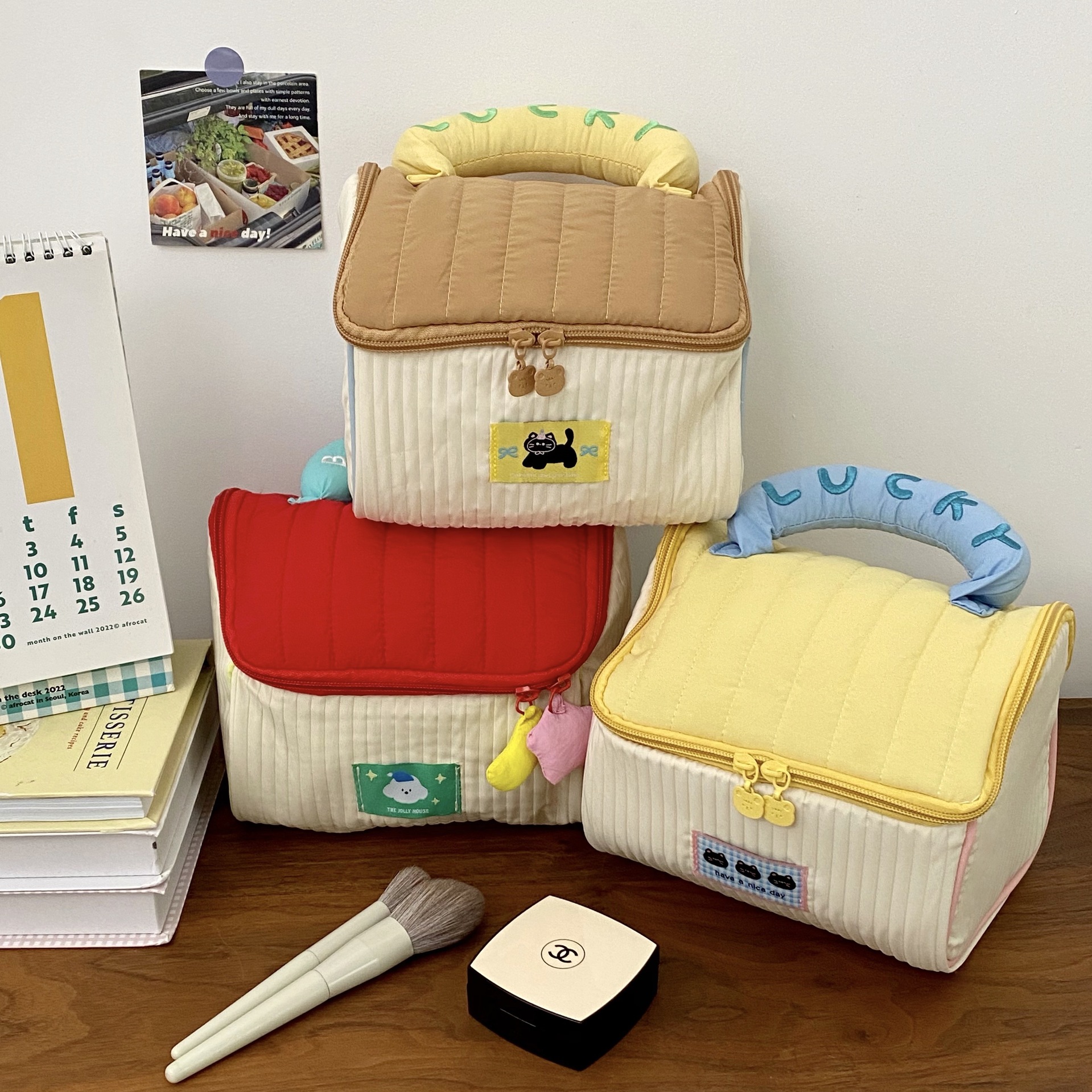 Cute House Makeup bag, large-capacity portable zoned storage bag for women, Travel handbag, Multi-functional toiletry bag details Picture