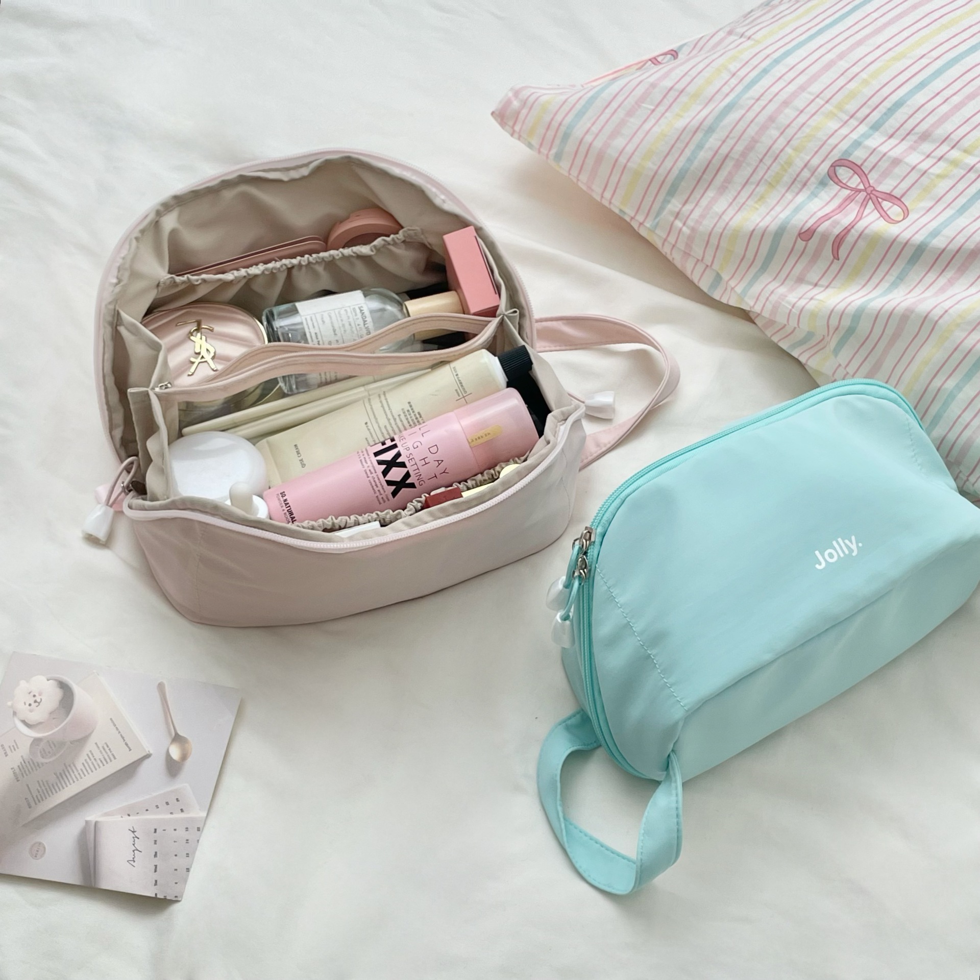 2025 New minimalist makeup bag, women's ins high-end style, travel and business trip storage bag, portable large-capacity toiletry bag Specification drawing