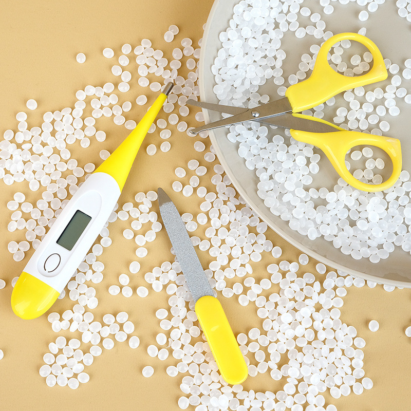Customized baby and maternal products wholesale, eight-piece set of nail clippers and pliers for children and babies, comb brushes, nasal aspirators, and care kits Specification drawing