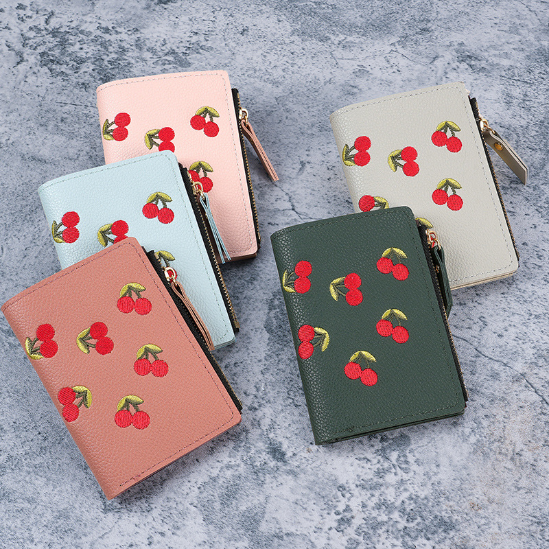 Factory direct sales cross-border trade wholesale loose change women's bag 2024 model fashionable embroidered buckle card bag student wallet Application Scenario