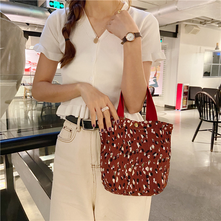 912132 Korean ins fresh and cute small cloth bags, women's wrinkled cloth printed handbags, bento bags wholesale Specification drawing