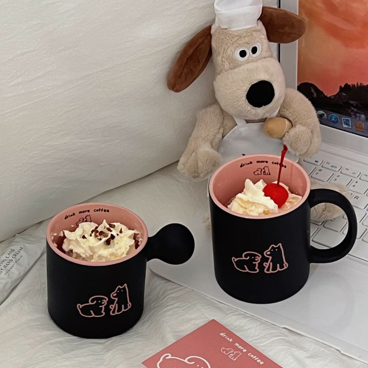 Barbie pink and black dog matte mugs, couple ceramic cups, high-temperature resistant home breakfast coffee cups, straight cups Specification drawing