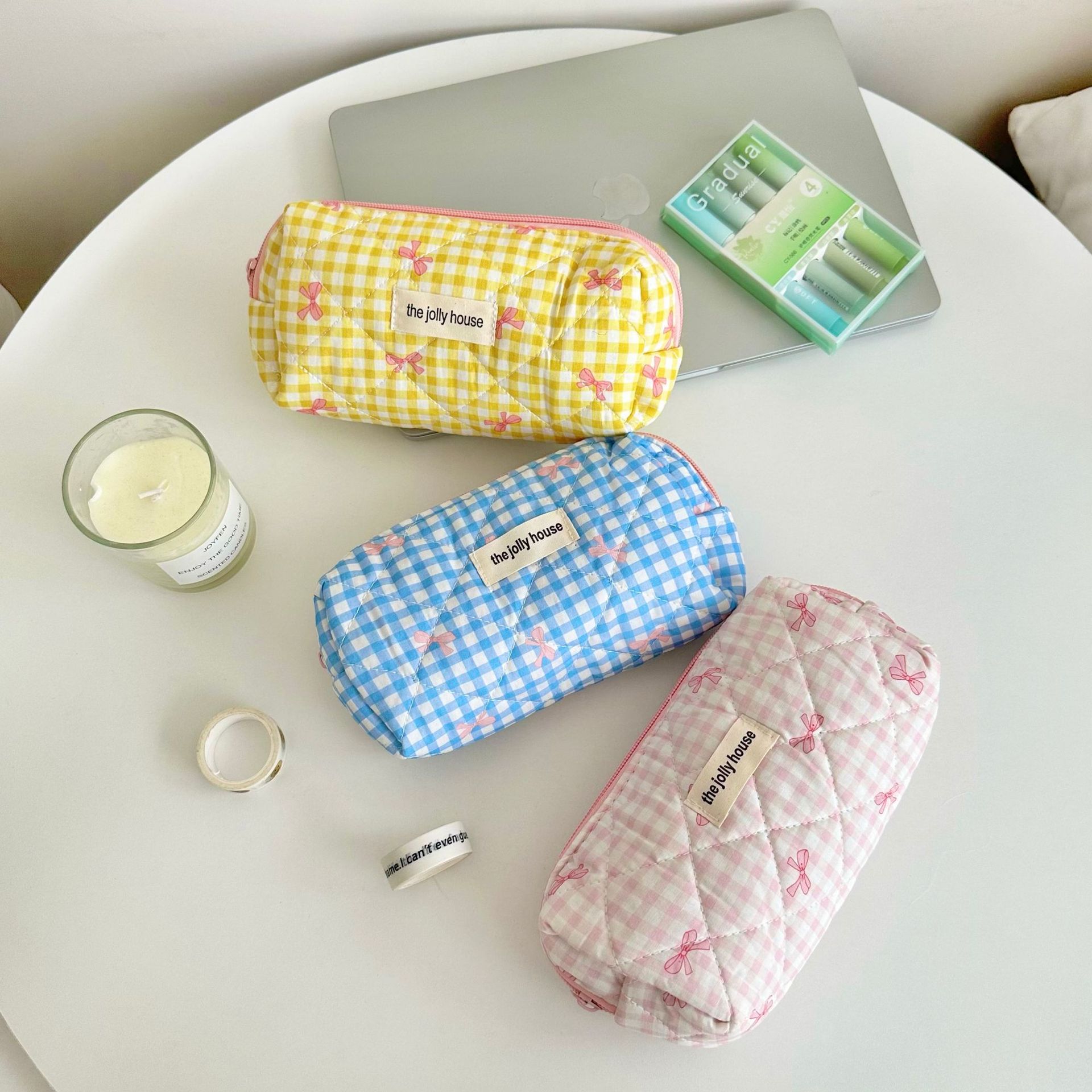 Ins-style sweet checkered bow pen case, Korean girlish large-capacity stationery storage bag, student pencil case Application Scenario