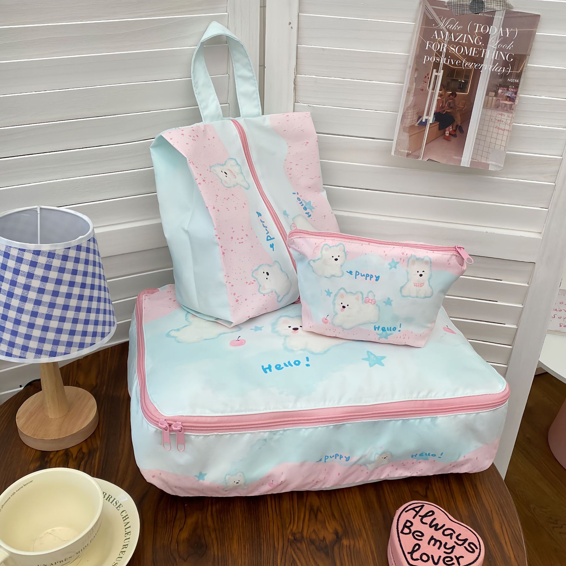 Cute puppy storage bag Travel four-piece set, large-capacity travel clothing sorting bag, portable organization and storage bag Specification drawing