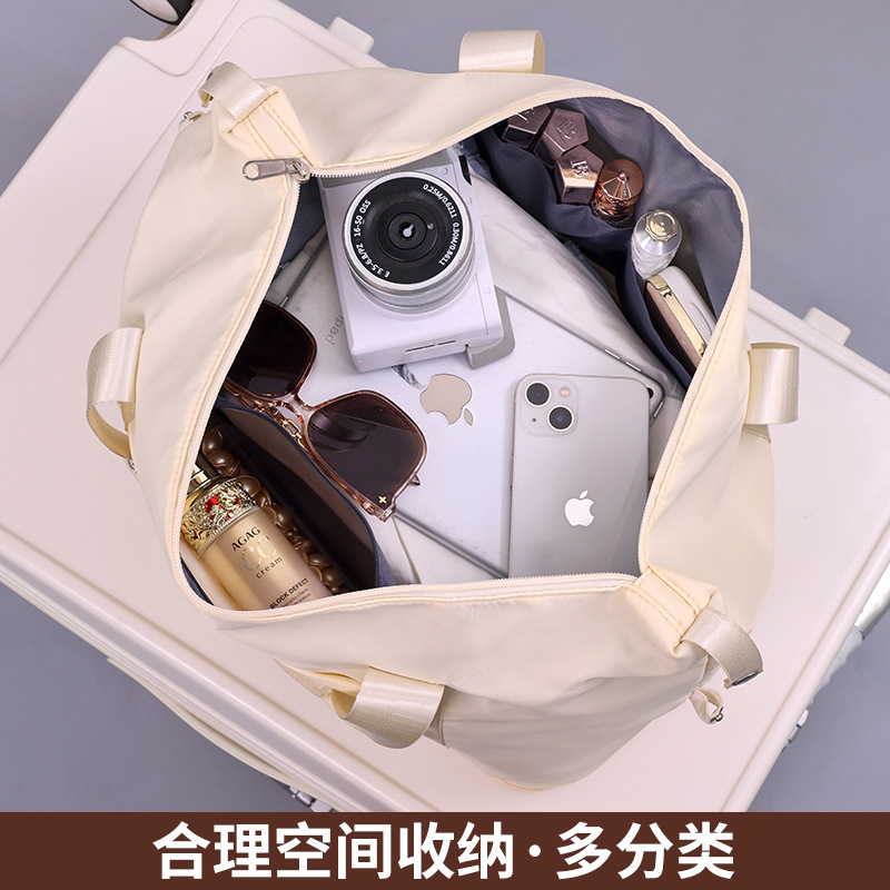 Travel bags, fitness bags, portable, lightweight, waterproof storage bags, large-capacity business trip, travel and maternity bags, storage luggage bags Application Scenario