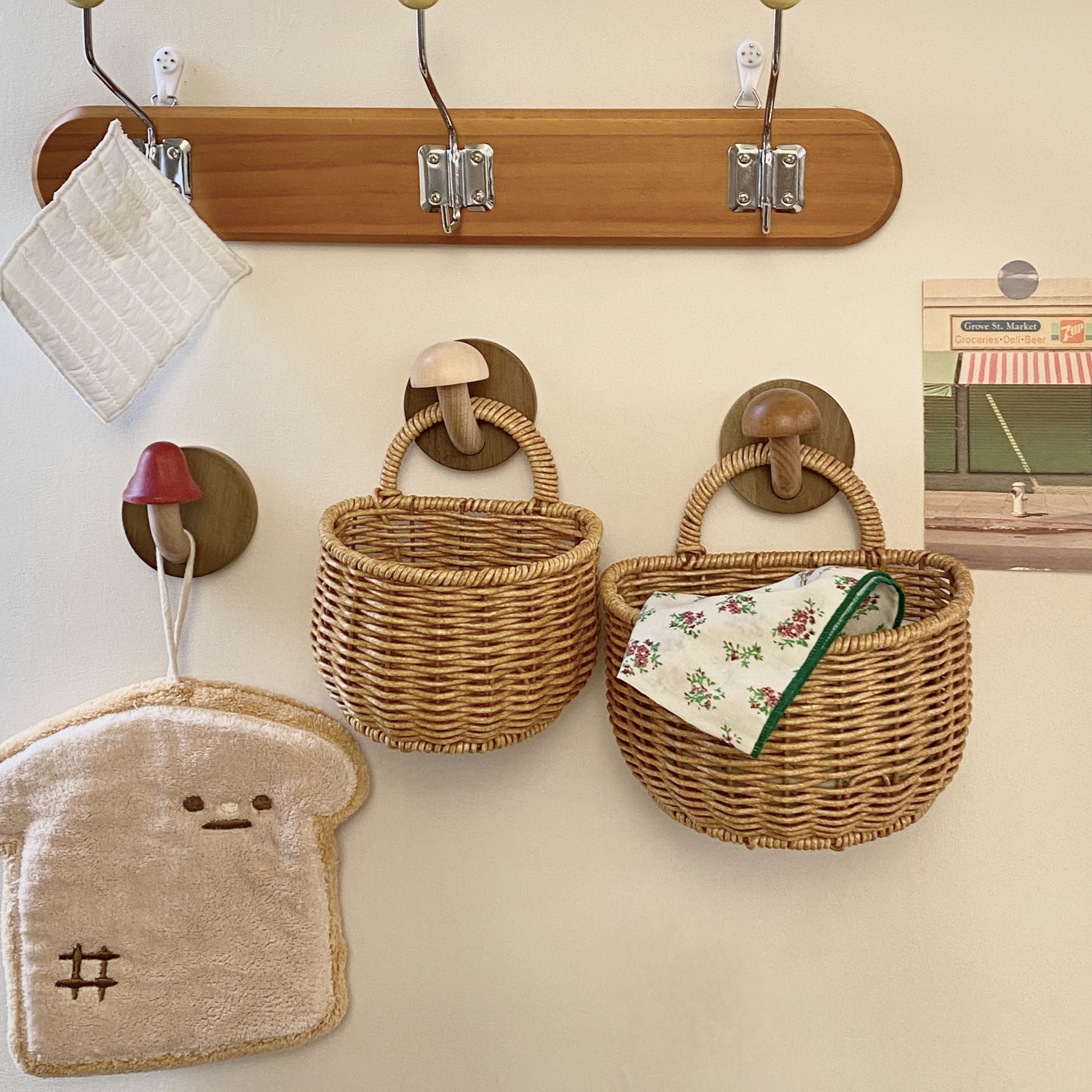 Cute mushroom solid wood hooks, creative high appearance level, wall-mounted door without drilling, coat hooks, hat hooks, mysterious and sticky hooks details Picture