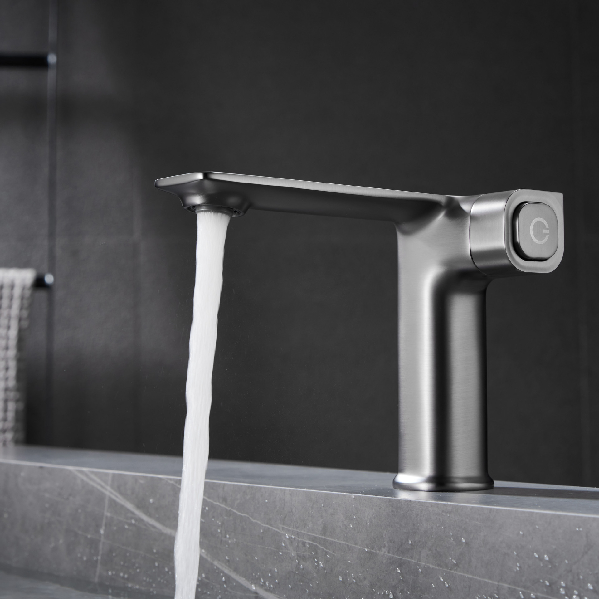 Cross-border piano hot and cold washbasin faucet, light luxury gray low square copper bathroom counter, single-hole hot and cold washbasin under the washbasin details Picture