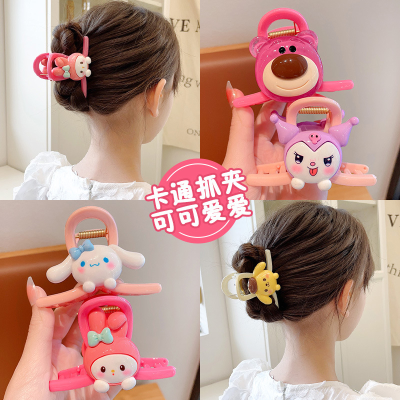 Children's cartoon strawberry bear mini claw clip, girl's back head updo, shark clip hair accessory, hair clip 2023 new style hair accessory details Picture