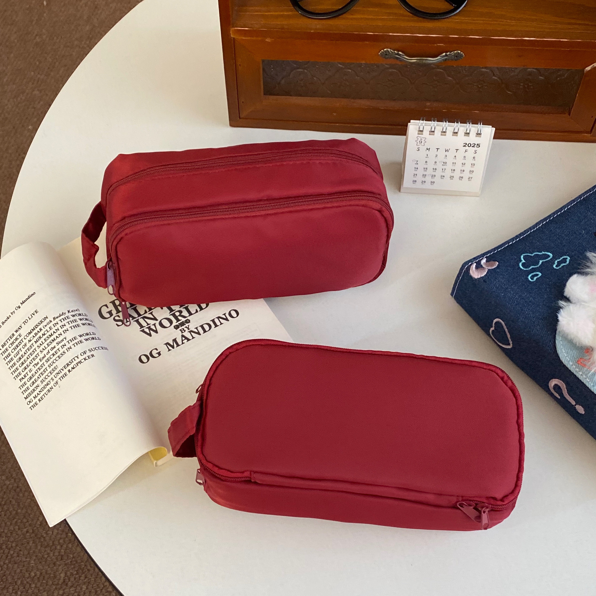 Japanese-style simple three-dimensional hand-held pen case, large-capacity nylon multi-functional storage bag, stationery box, stationery bag, pencil case full figure