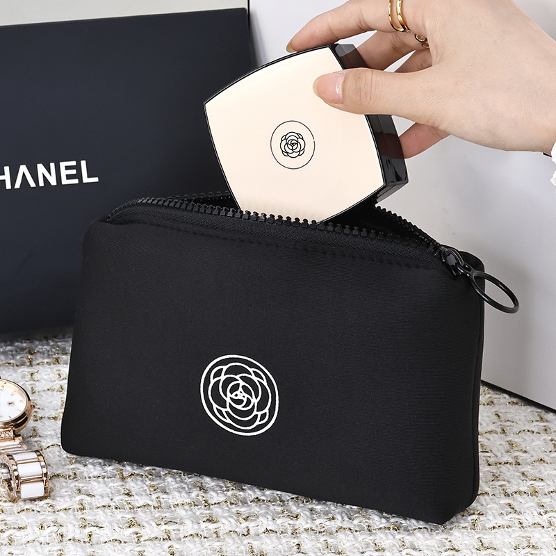 Portable small-sized lipstick, mobile phone, watch, key, hand-held camellia, new high-end makeup bag, travel storage bag full figure