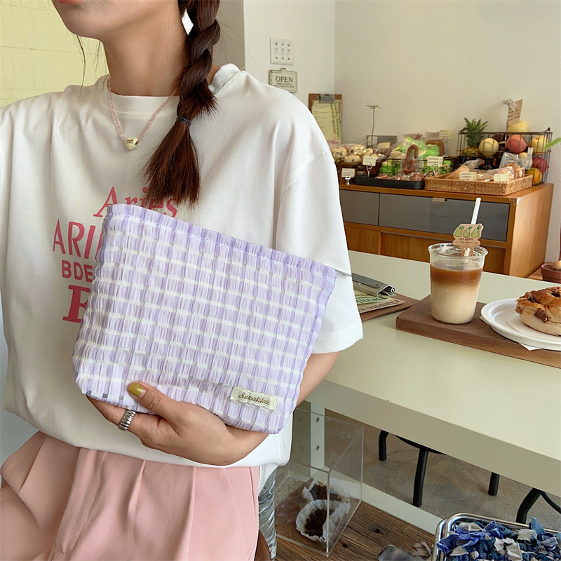 3691 Summer New fresh checkered portable cosmetics storage bag, makeup bag, stationery bag, toiletry and touch-up bag Specification drawing