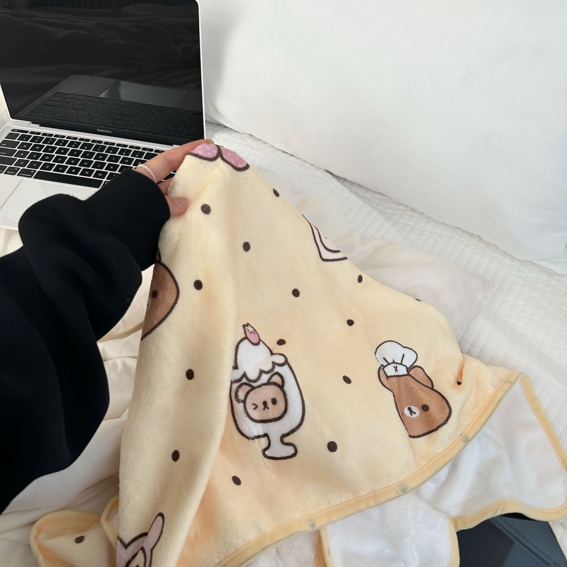 Ins-style air-conditioned blanket, coral fleece shawl blanket for student dormitories, air-conditioned blanket for office nap, blanket, a perfect tool for midday rest Specification drawing