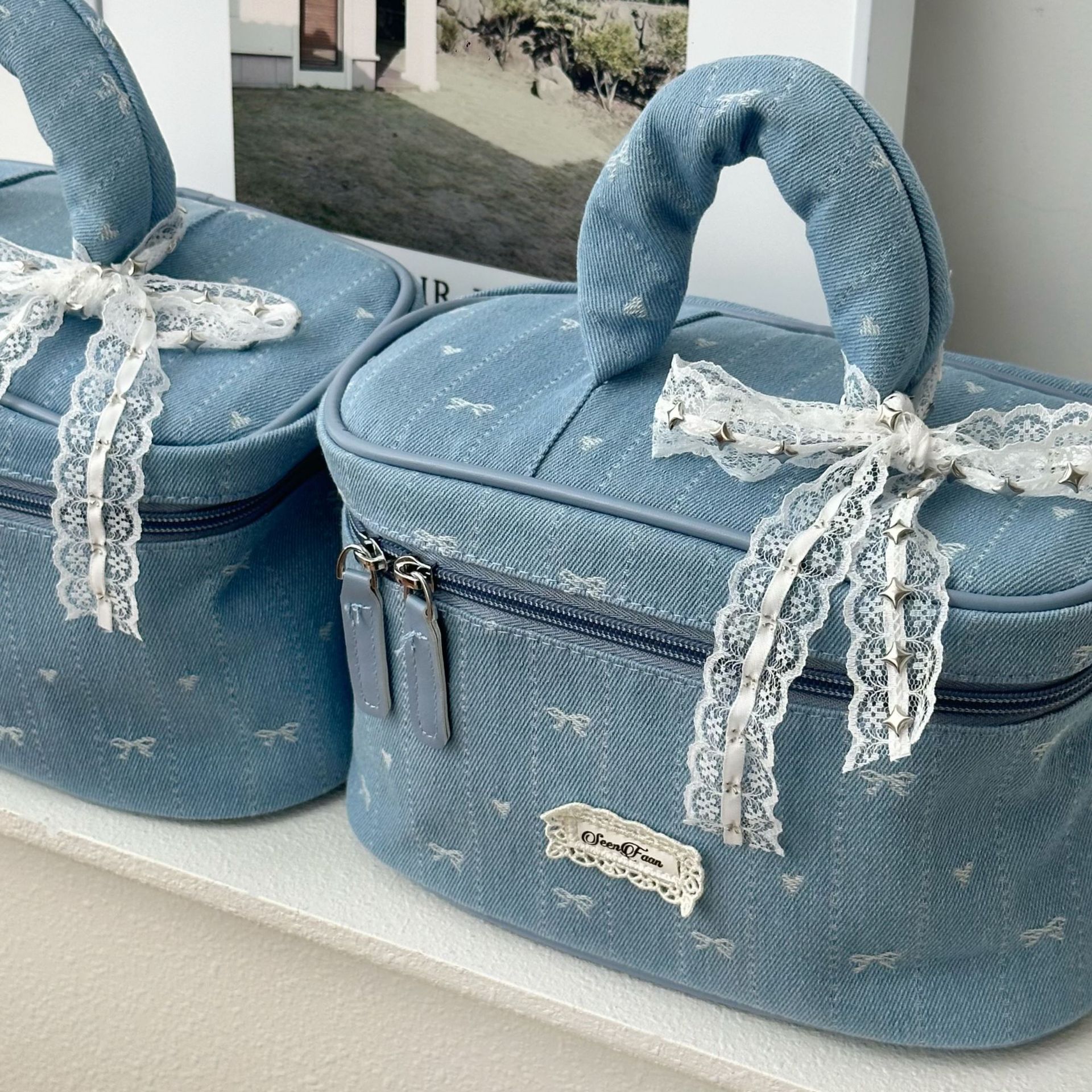 Denim lace makeup bag 2025 New style, large capacity, high-end feel, bow compartment storage bag, hand-held makeup bag Specification drawing