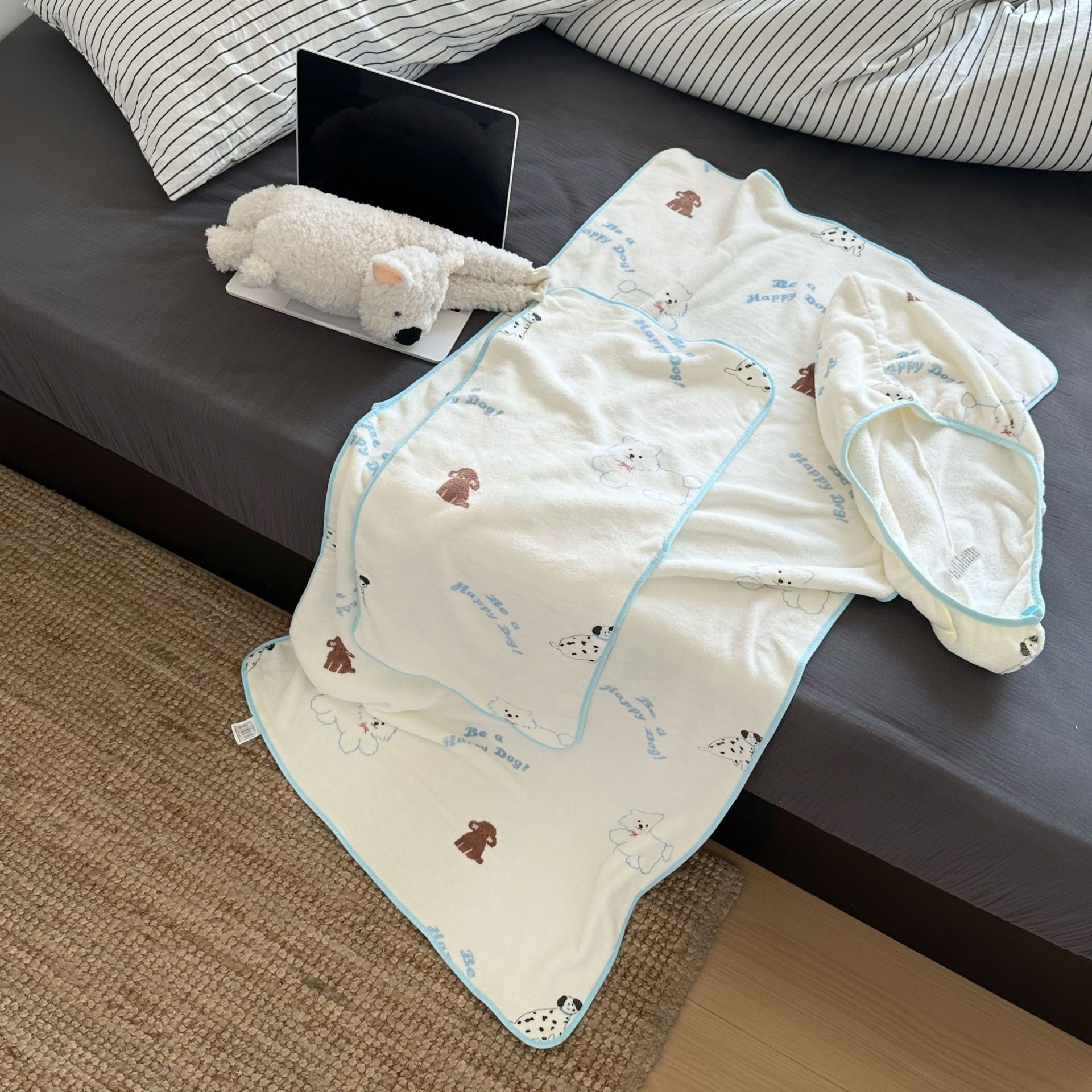 Cartoon dog bath towel, home skin-friendly soft face towel, girls' dormitory quick-drying super absorbent coral fleece bath towel Specification drawing