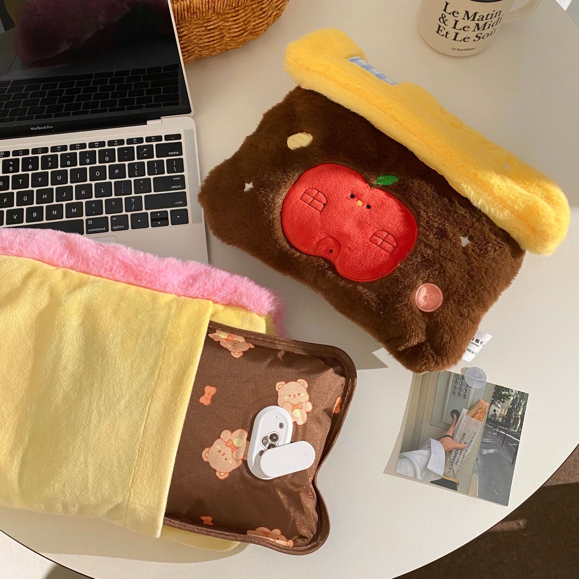 Portable and cute winter hot water bag, student electric warm water bag, no water filling, explosion-proof electric hot water bag, warm water bag, electric heating for girls Specification drawing