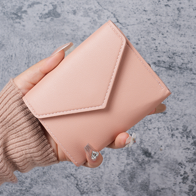 The new women's wallet is fashionable and simple, with a 30% discount. It is a short wallet with multiple compartments and multi-functional coin purse full figure