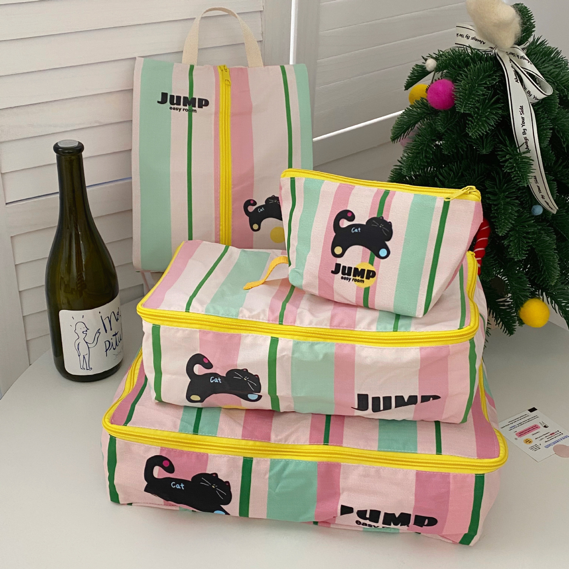 Checkered cat travel storage bag, clothing luggage organizing bag, clothing sorting bag, mini waterproof ID bag Specification drawing