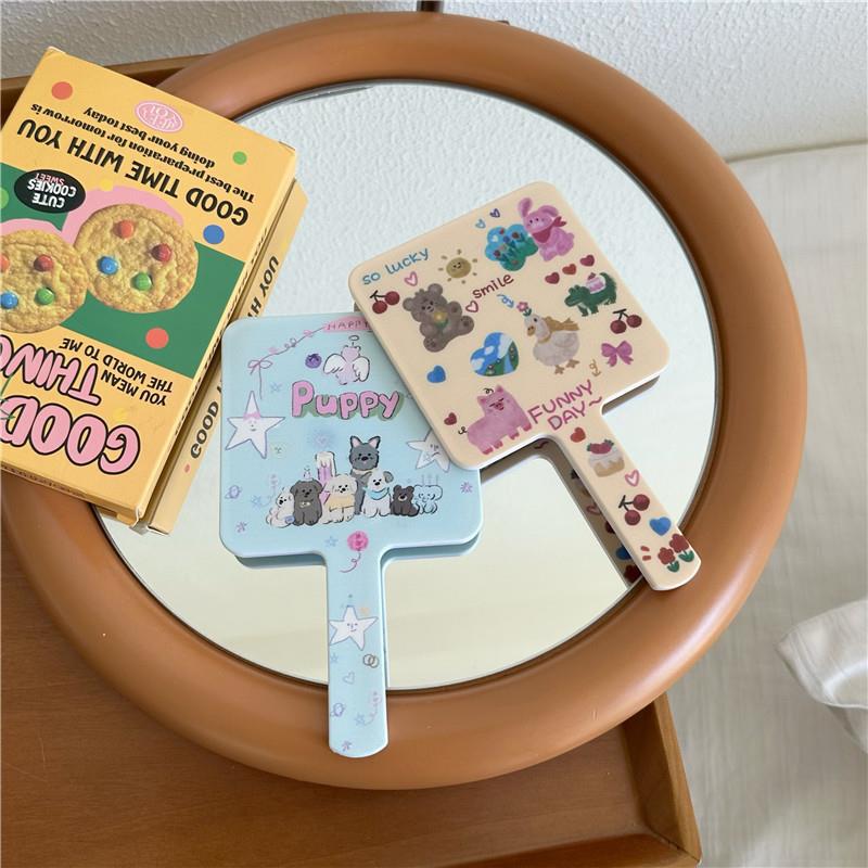 Original cute cartoon small mirror, square handheld mirror, portable makeup mirror and touch-up mirror for student dormitories Application Scenario