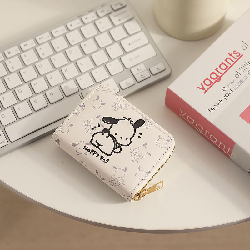 A popular and cute cartoon card case for women, with a unique, niche, large-capacity, convenient and compact driving license cartoon card case full figure