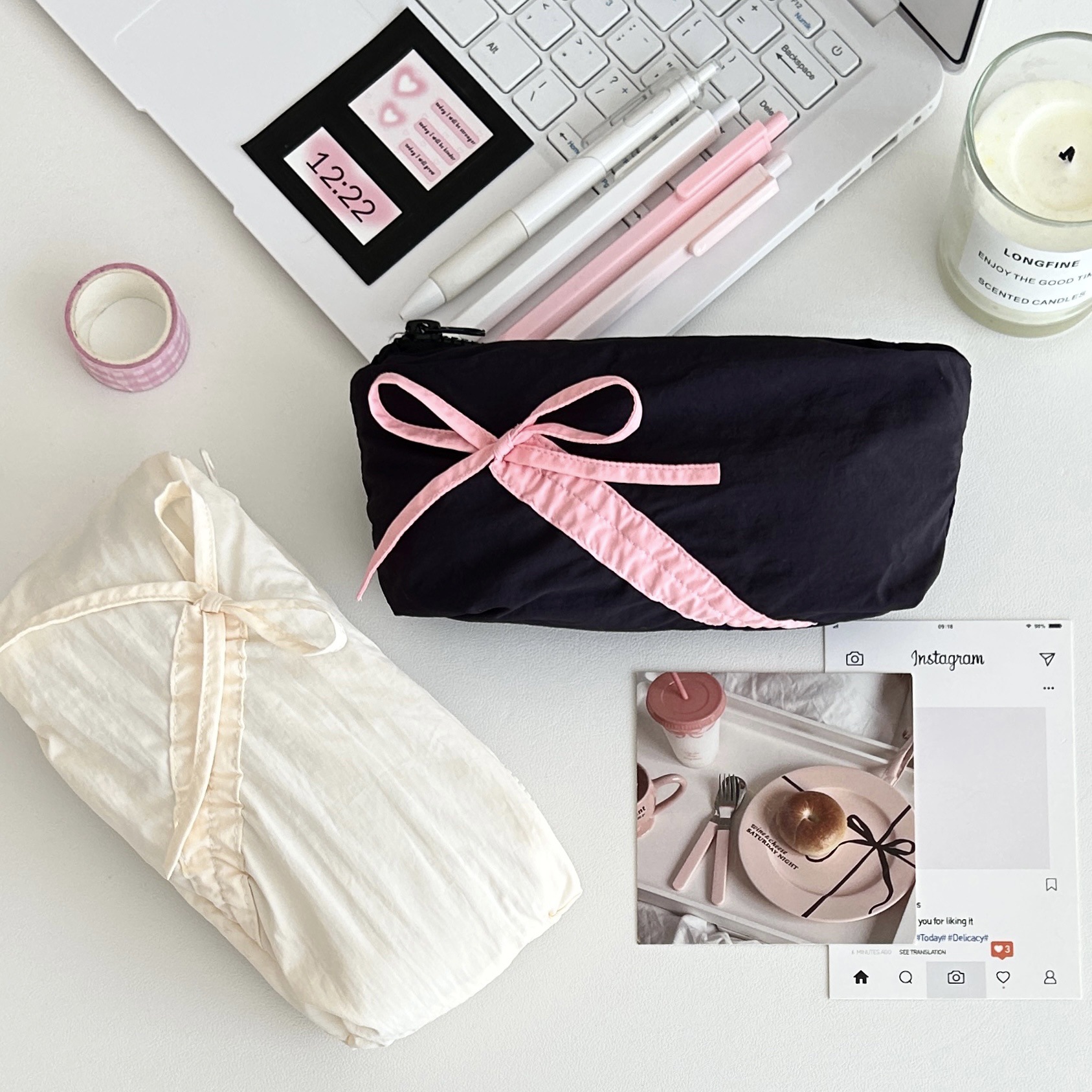 Cute bow pen case, high appearance level, ins niche large-capacity storage bag, pencil case, stationery storage bag for girls Application Scenario