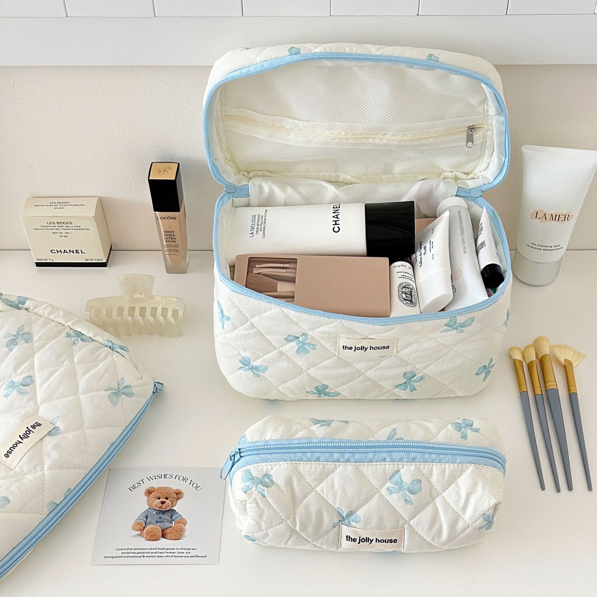 ins cute bow makeup bag, large-capacity female student dormitory storage bag, pen case, bag in bag, pen case set Application Scenario