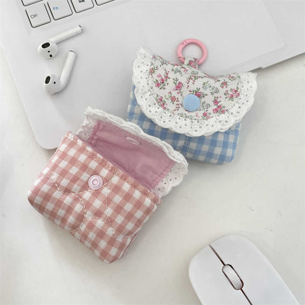 The 53243 sweet and fresh lace earphone case is suitable for Apple earphone cases with soft shells and wireless Bluetooth earphones details Picture