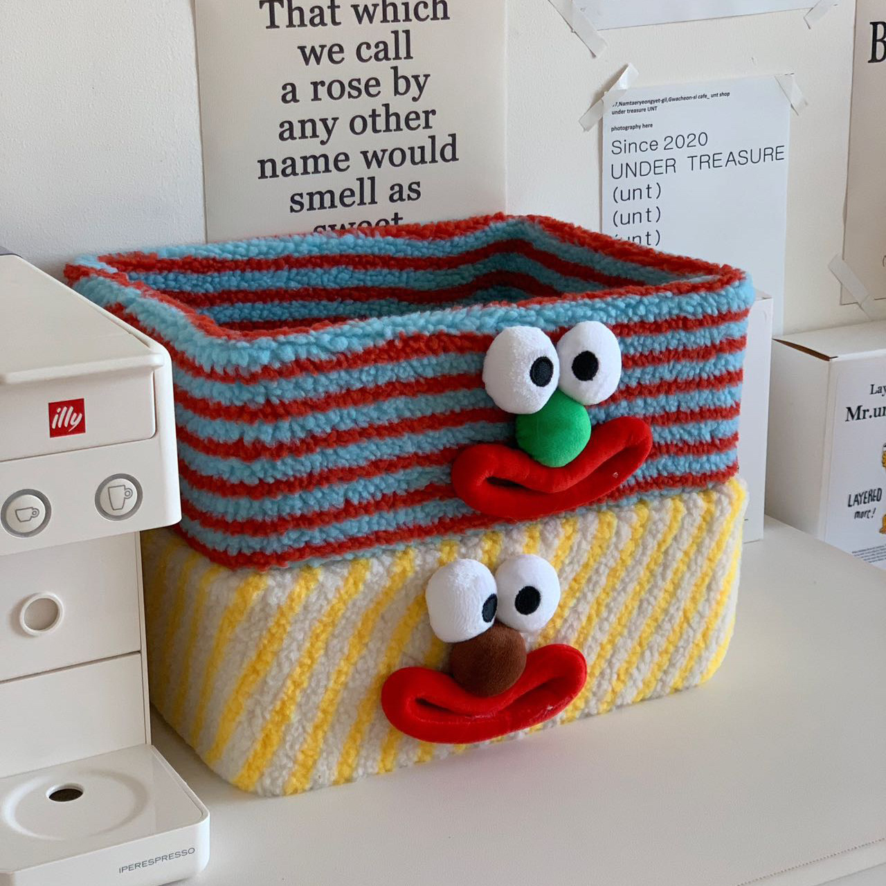 Creative clown storage box, the same style as Xiaohongshu's sheepskin desktop, storage basket for sundries, jewelry and cosmetics Application Scenario
