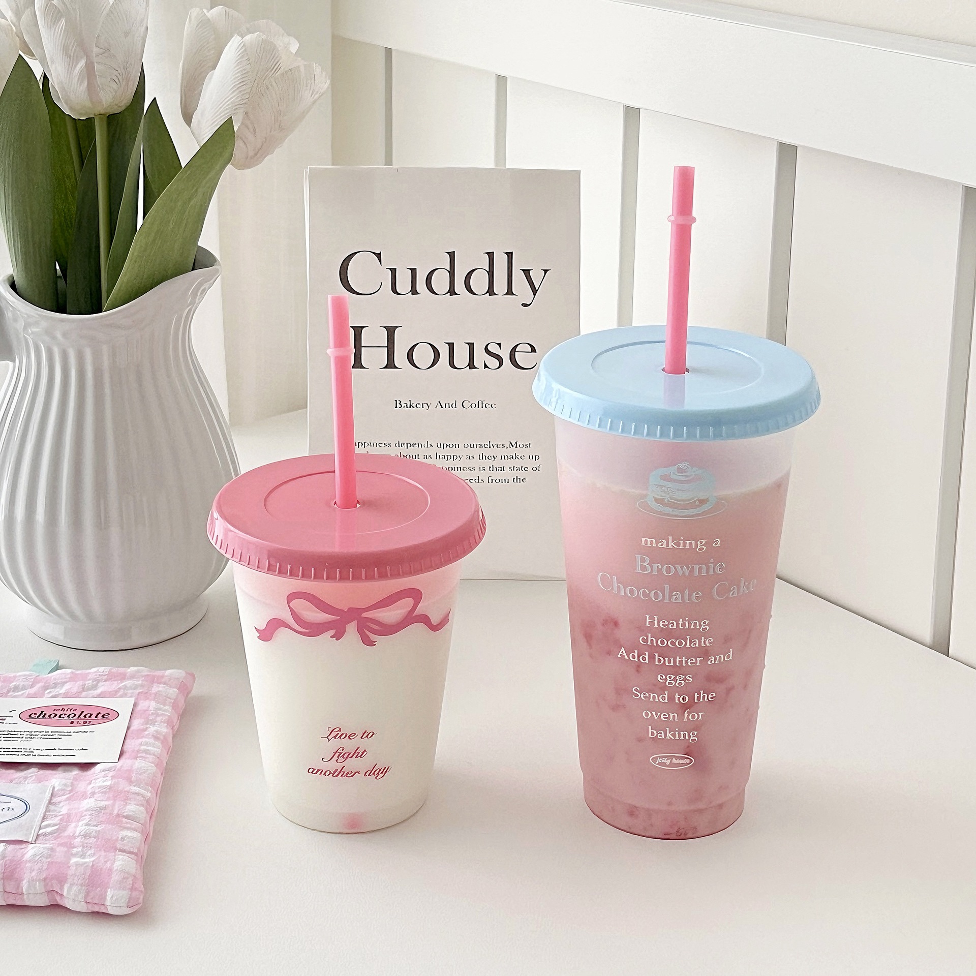 Original summer plastic straw cup for girls, large-capacity home travel drinking water cup, milk tea cup, coffee cold drink cup full figure
