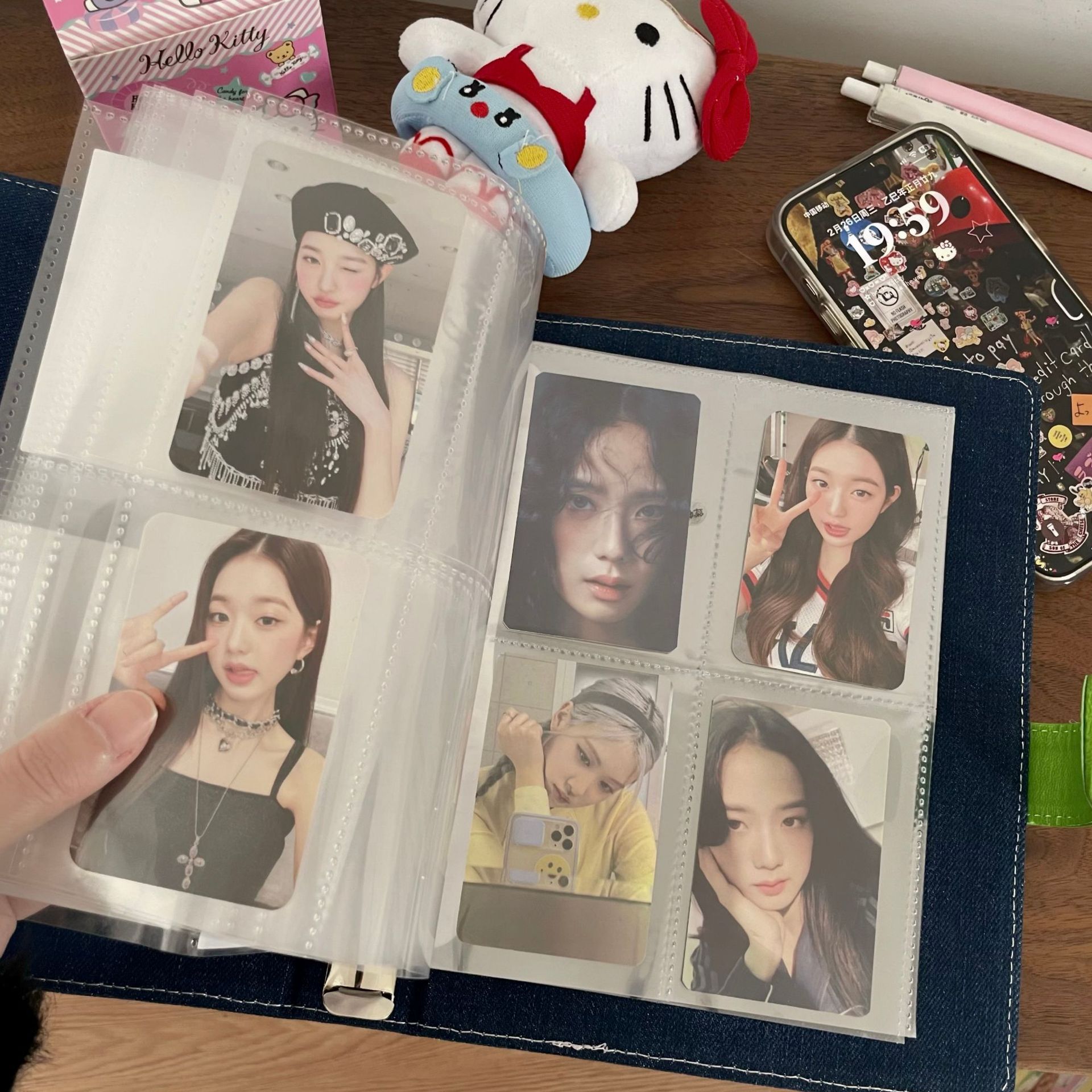 The same style of Xiaohongshu plush puppy cowboy card album a5 four-square grid loose-leaf Polaroid mini card diy storage photo album Application Scenario