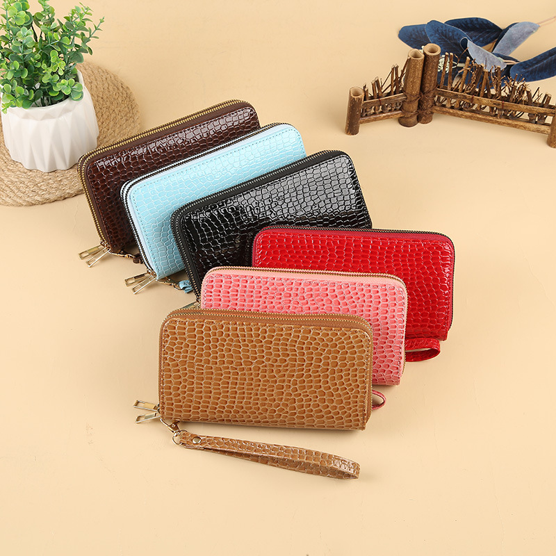 Wholesale of 2024 new style small card bag for women, simple woven pattern zipper, long women's wallet, wallet and clutch full figure