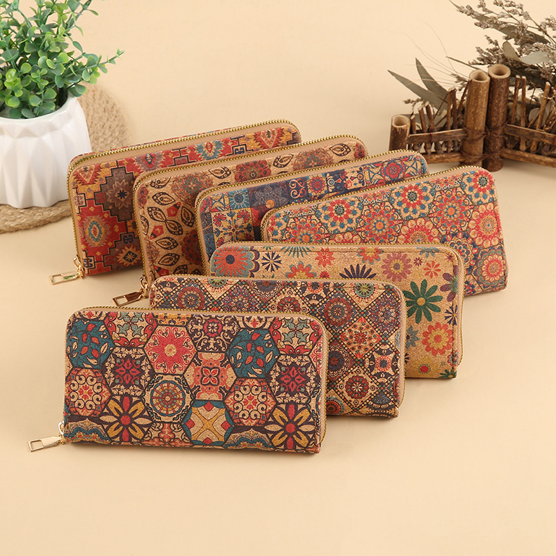 Wholesale of 2025 fashionable and simple new patterned wallets, long zipper wallets, mobile phone bags, single zipper wallets