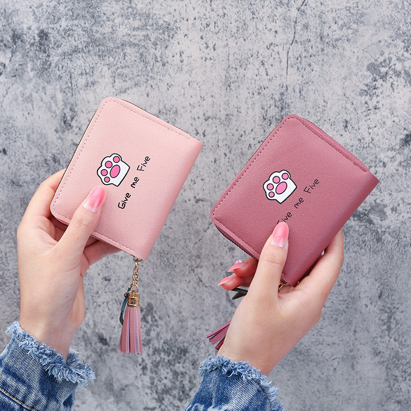 2021 New Korean-style wallet for women, short zipper, large capacity wallet, versatile, fashionable and simple student clutch Application Scenario