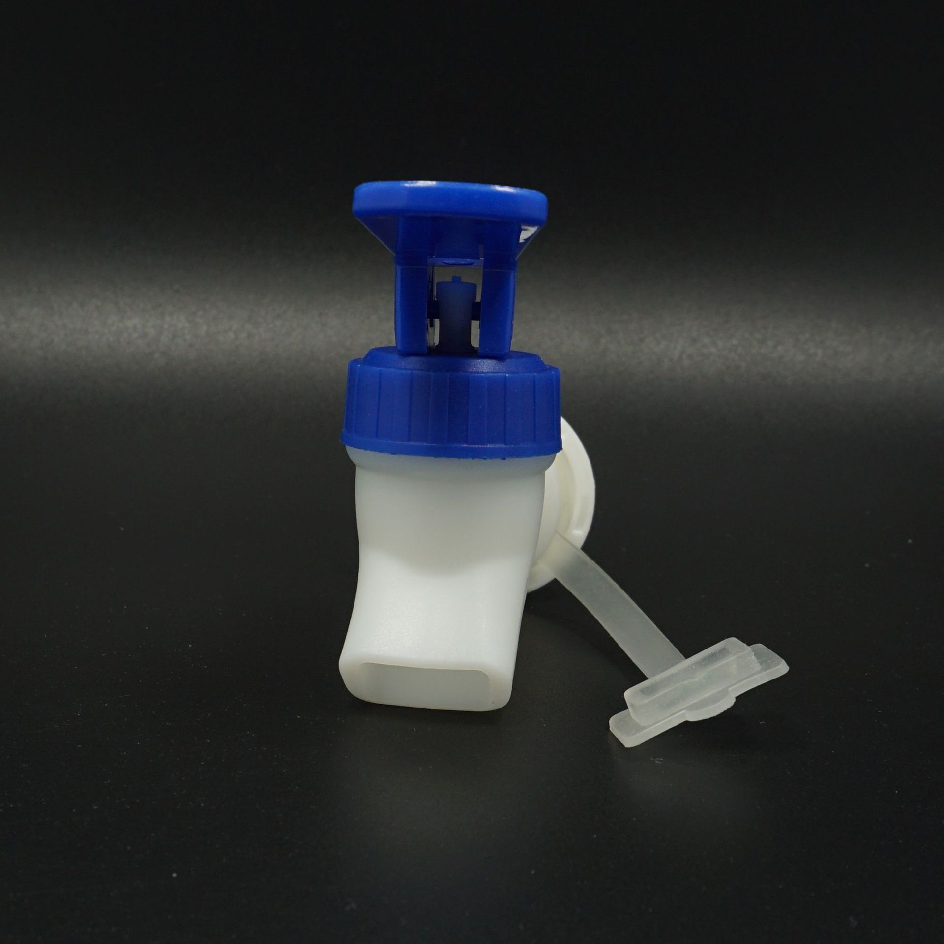 Press-type wine bucket, ice water bottle, spout with dust cover, ice water bucket, juice bottle or can, faucet with dust plug Item Picture