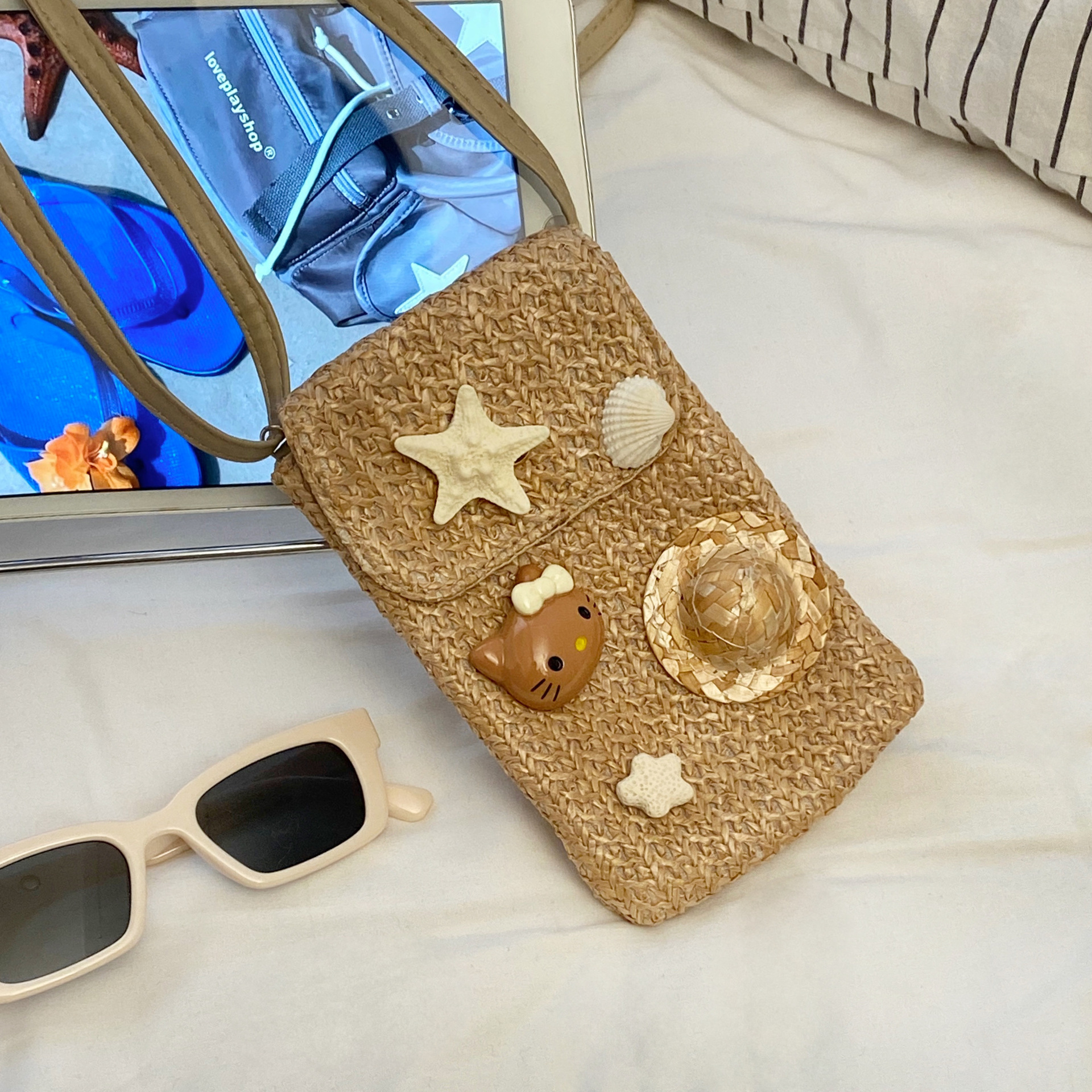 New beach straw woven bag, starfish shell hand-woven mobile phone bag, vacation travel and walking crossbody bag, small bag full figure