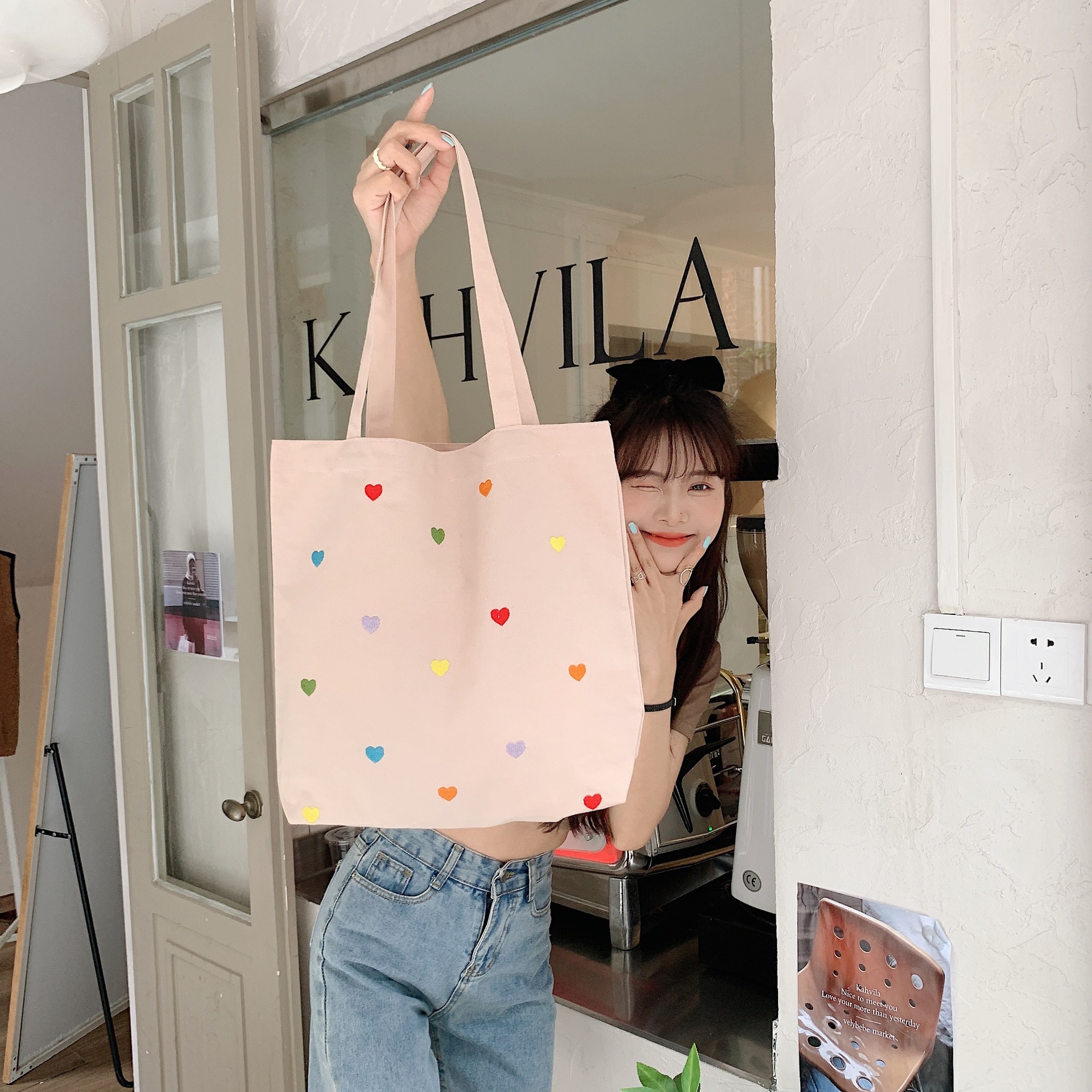 25243 Bags: Women's Heart Canvas Bag, Women's artistic shoulder Bag, Korean simple handbag, tote bag, trendy Application Scenario