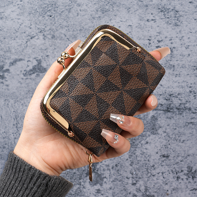 Ladies' wallet 2024 New European and American printed short clip coin purse, 30% off, versatile girls' student wallet full figure