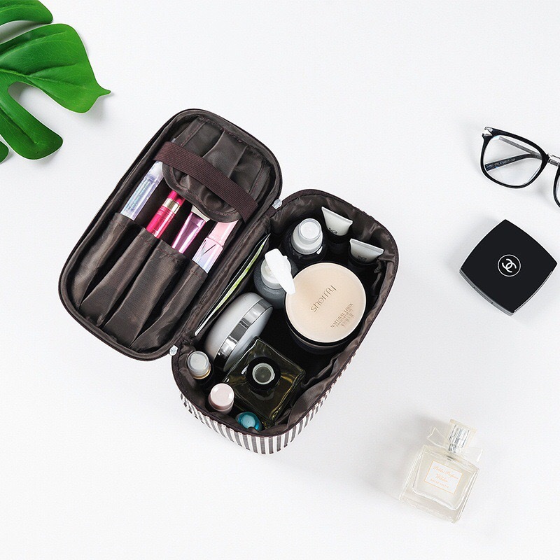 New simple striped makeup bag, hand-held cosmetics storage bag, travel portable large-capacity square toiletry bag Specification drawing