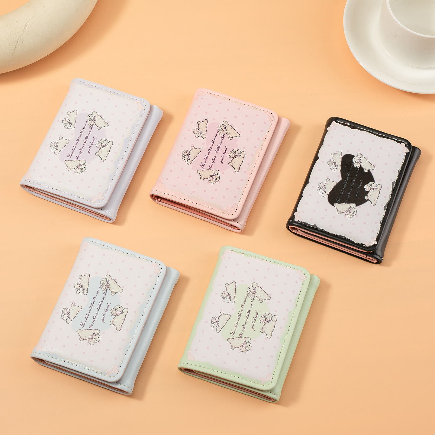 The new student light luxury card bag from Ailun is cute, short, anti-demagnetization, multi-slot and fashionable. It's available for wholesale at a 30% discount full figure