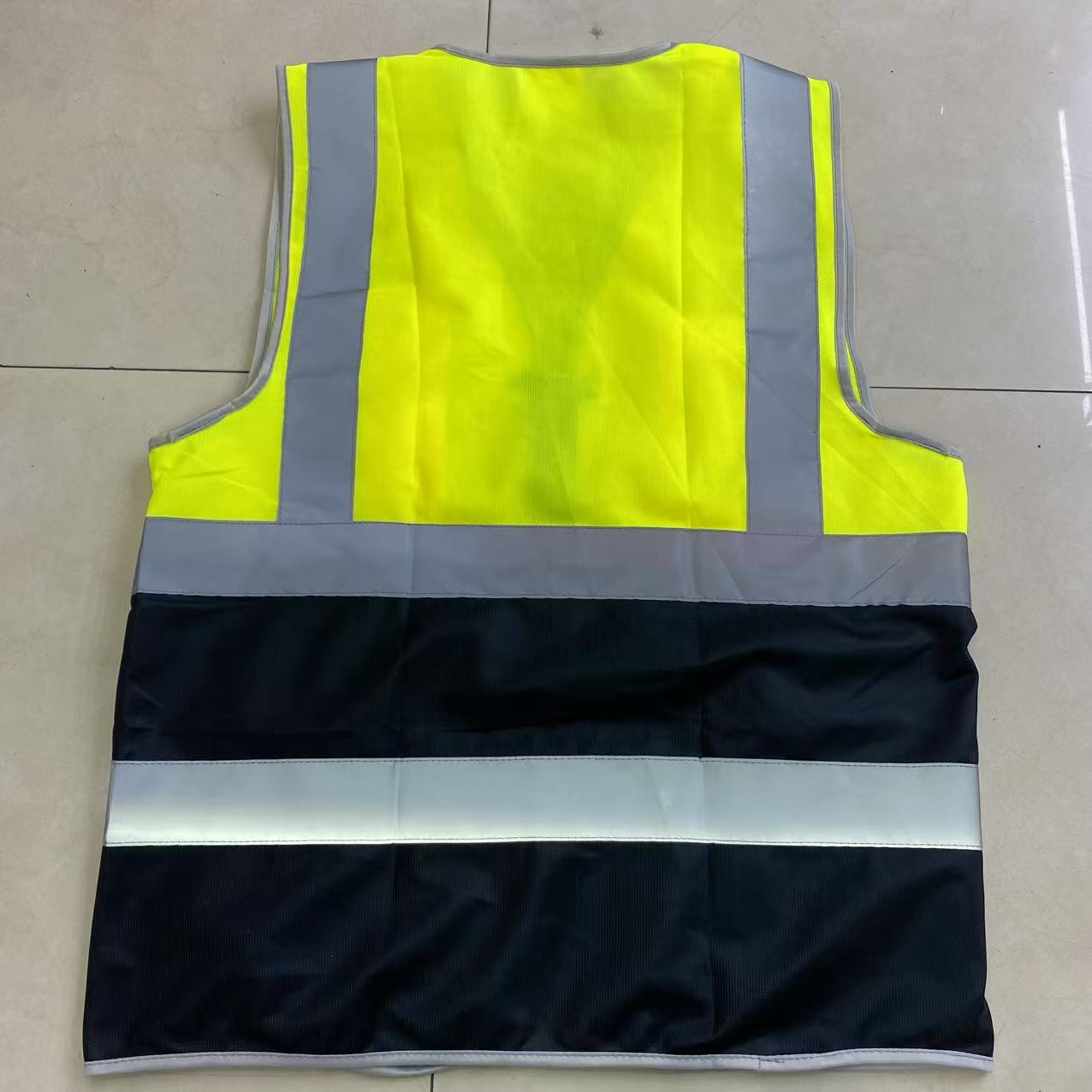 反光安全背心马甲反光服背带马甲代驾 环卫执勤交通多口袋反光衣白底实物图