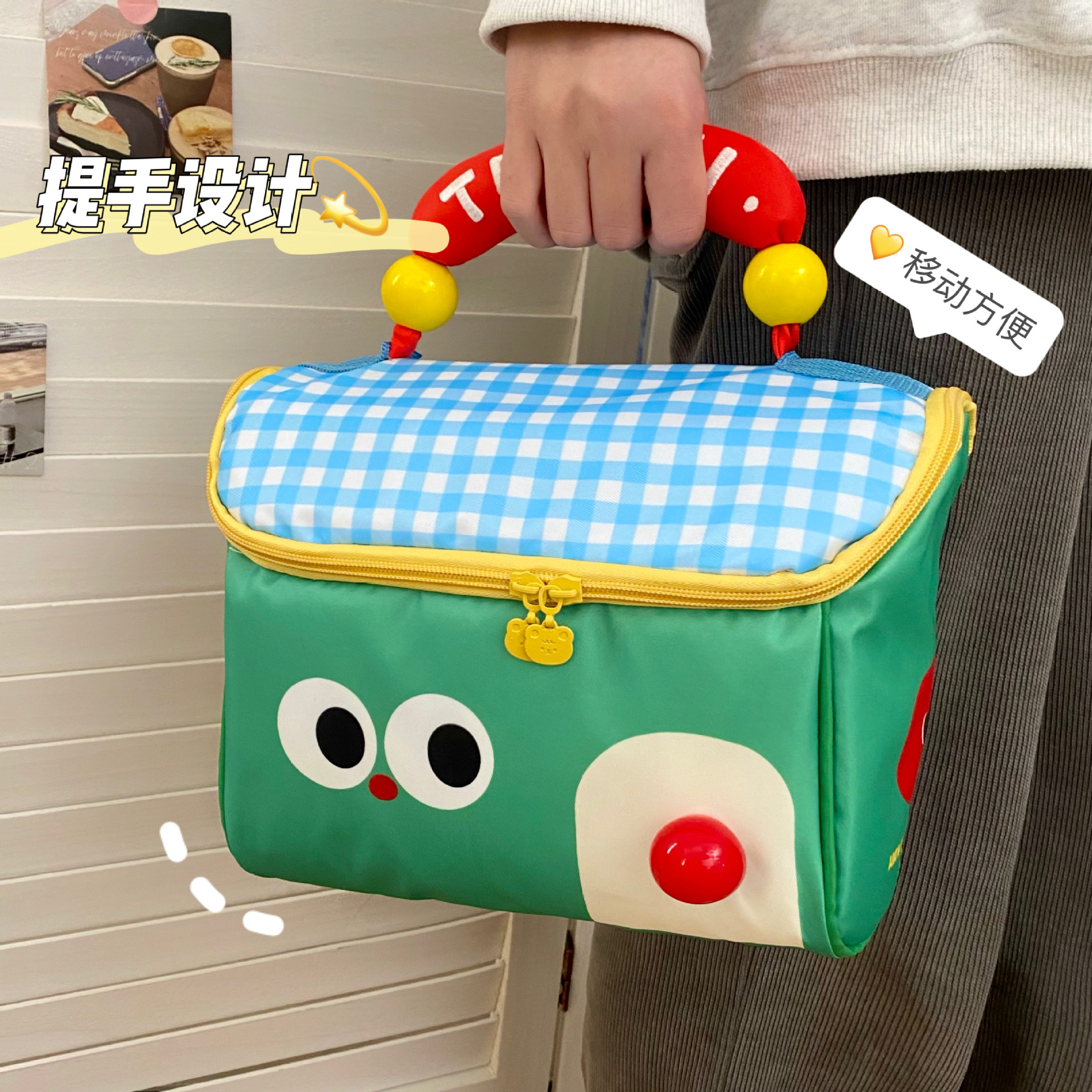 Cute Little house insulated lunch box bag, large-capacity multi-functional storage bag, fresh-keeping bag, handbag, skin care products can be stored Item Picture
